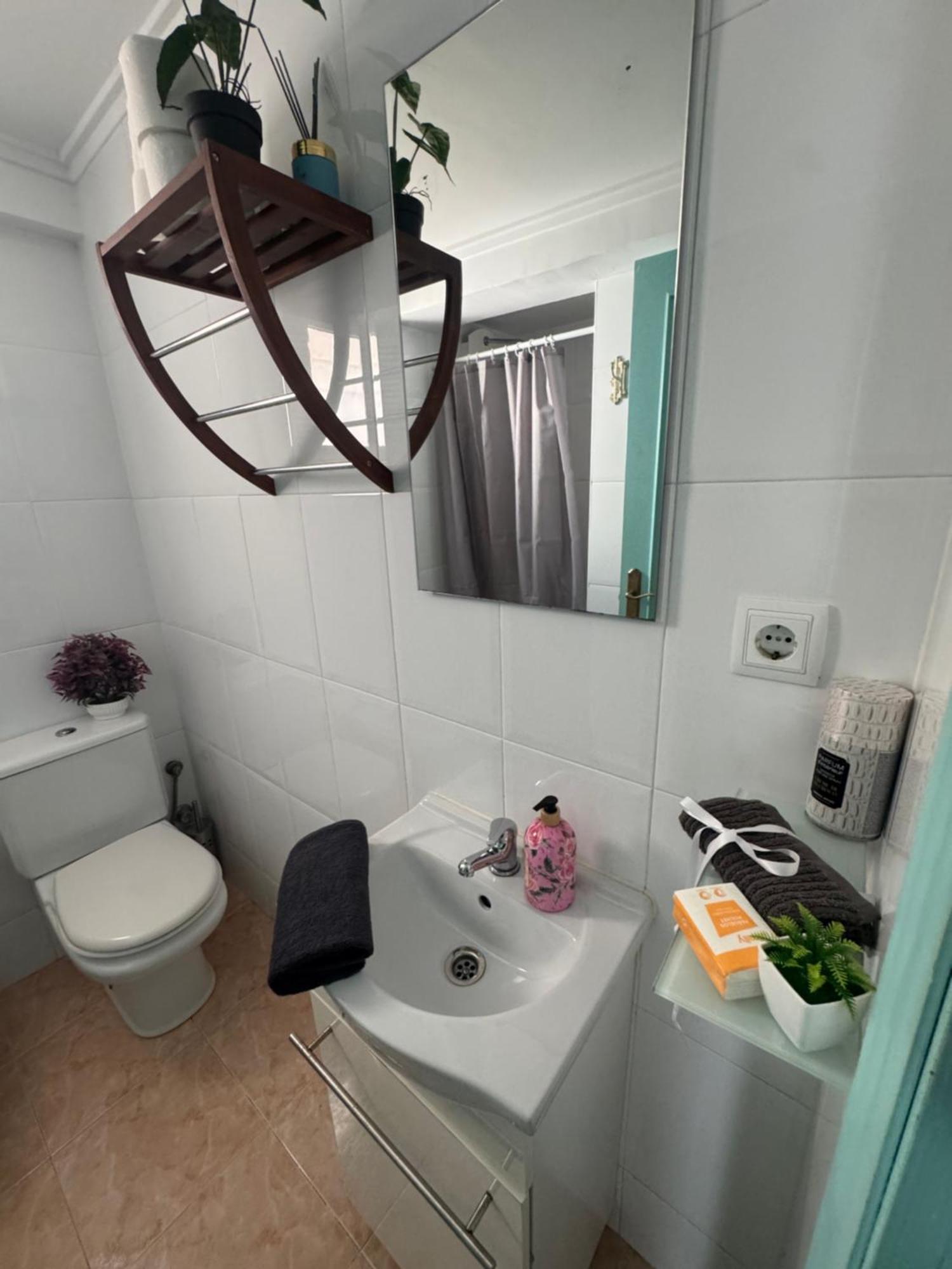 Apartamento Grao: Youthful Summer Retreat on Spain's Best Beach Gandia Exterior photo